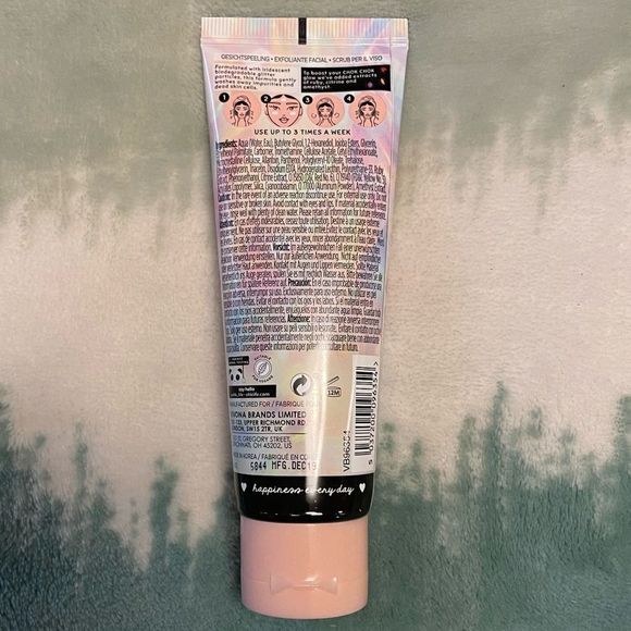 Oh K! Chok Shimmer Face Scrub - Picture 2 of 3